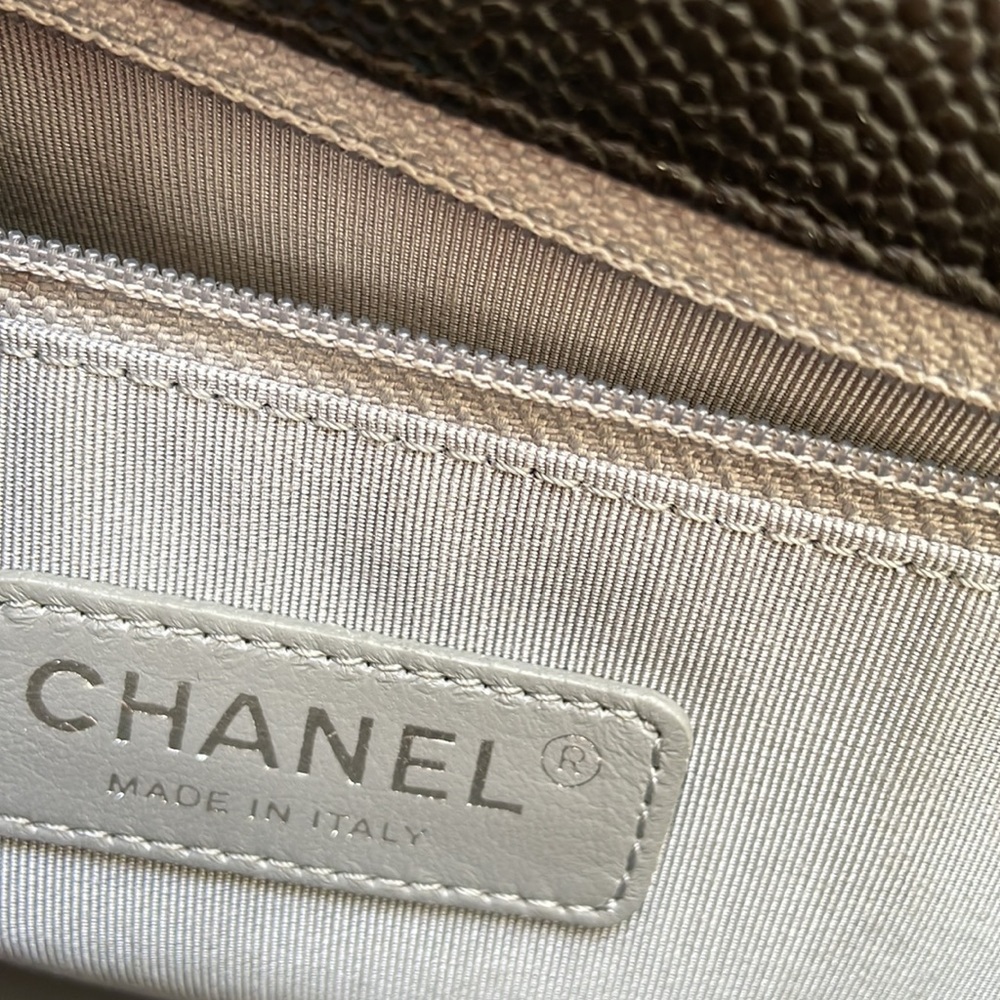 CHANEL Caviar Quilted French Riviera Flap bag - Picture 11 of 12